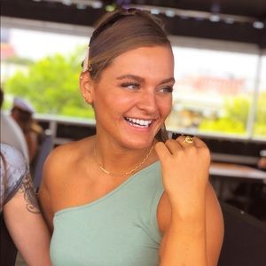 Meet your Posher, Meredith